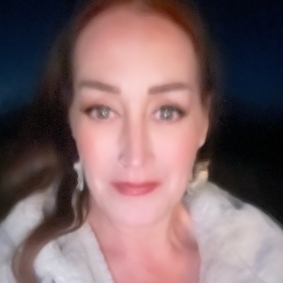 Meet your Posher, Shawna - Picture 2 of 2